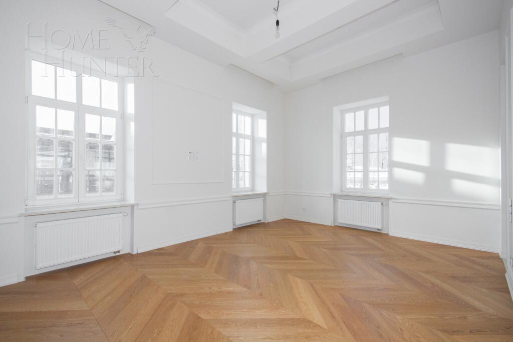 2-этажный коттедж 1 318.43 м² с отделкой