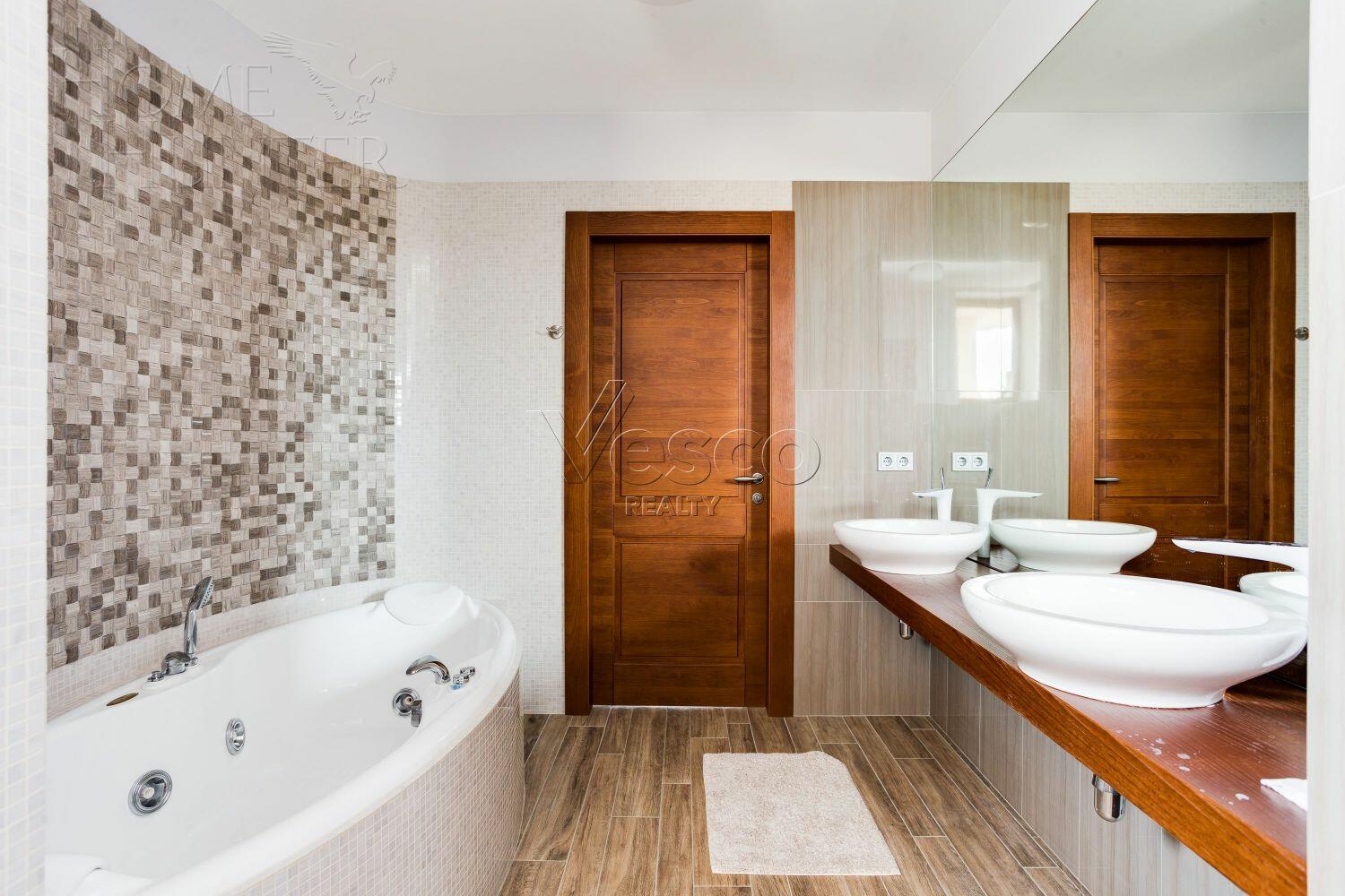 2-этажный коттедж 650 м² с отделкой