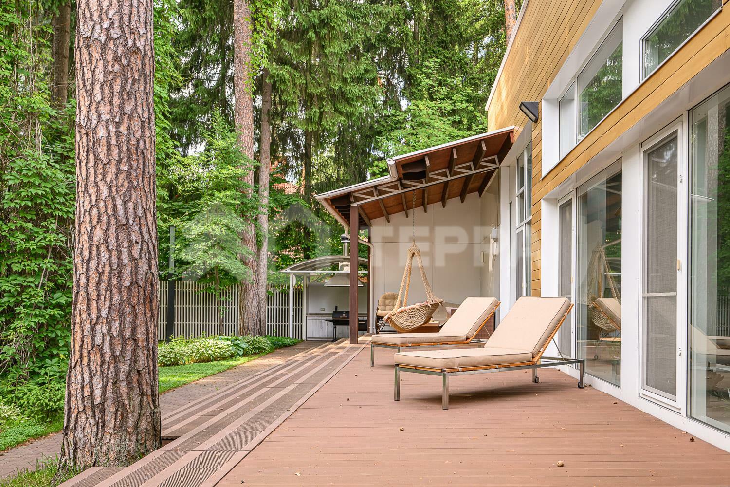 2-этажный коттедж 1 328 м² с отделкой