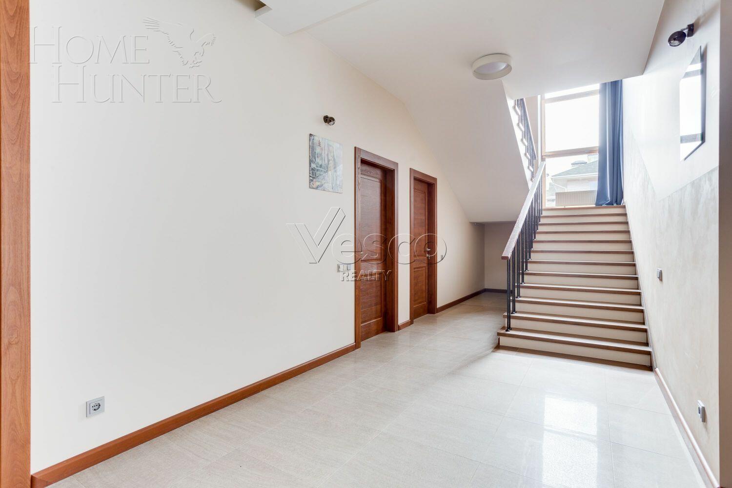 2-этажный коттедж 650 м² с отделкой