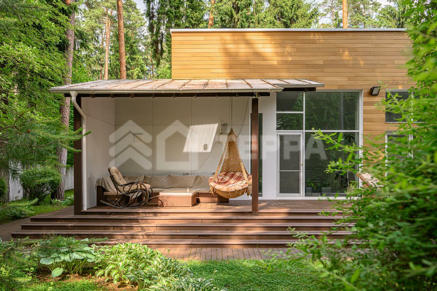 2-этажный коттедж 1 328 м² с отделкой