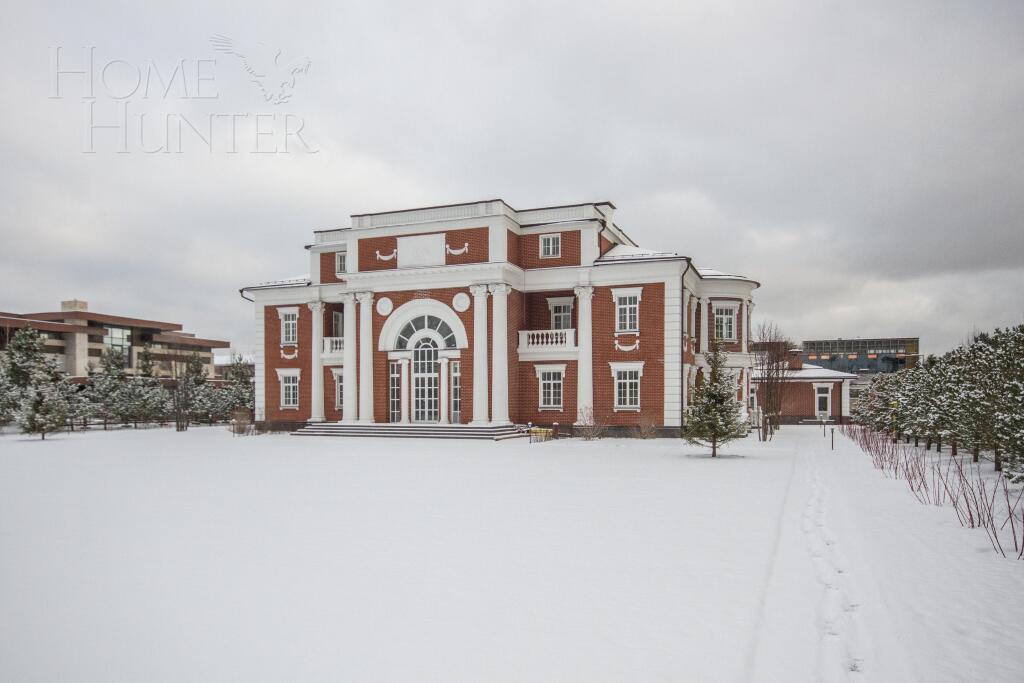 2-этажный коттедж 1 318.43 м² с отделкой