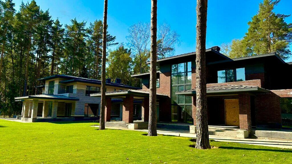 2-этажный коттедж 460 м² без отделки