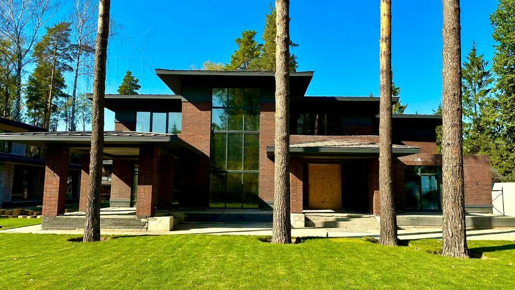 2-этажный коттедж 460 м² без отделки