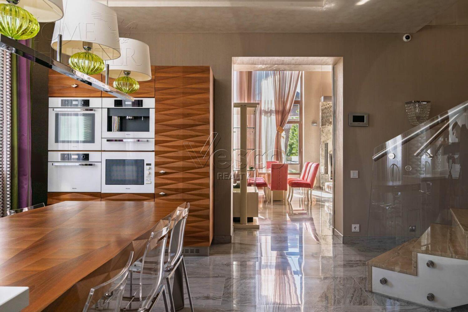 2-этажный коттедж 357 м² с отделкой