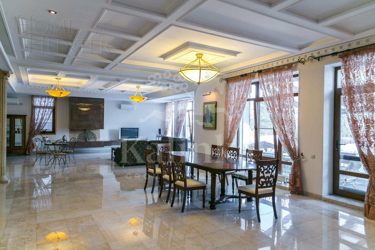 2-этажный коттедж 700 м² с отделкой