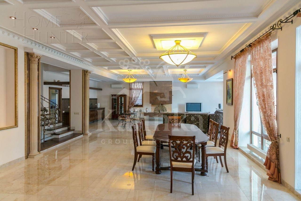 2-этажный коттедж 700 м² с отделкой