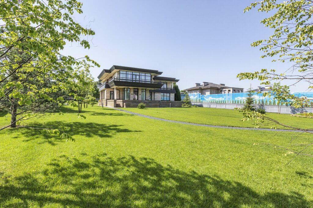 2-этажный коттедж 967.94 м² с отделкой