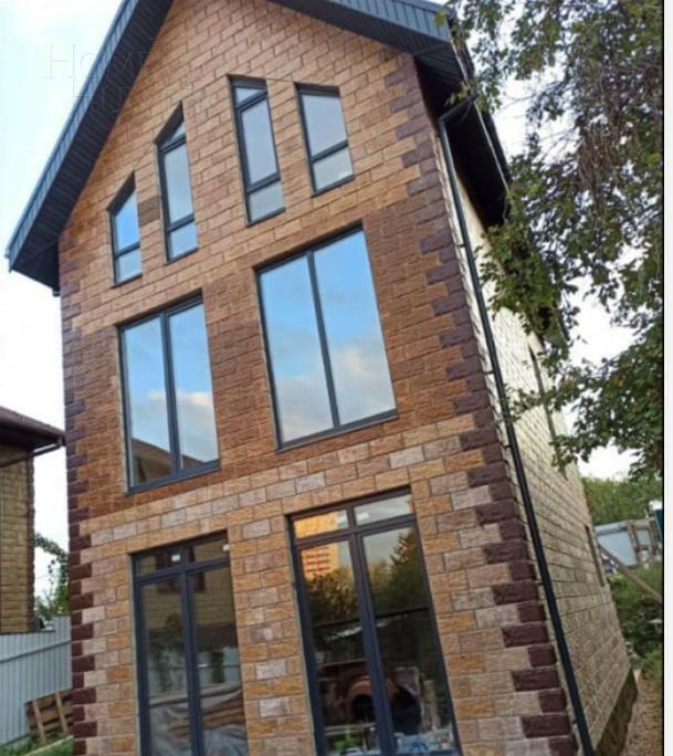 3-этажный коттедж 180 м² без отделки