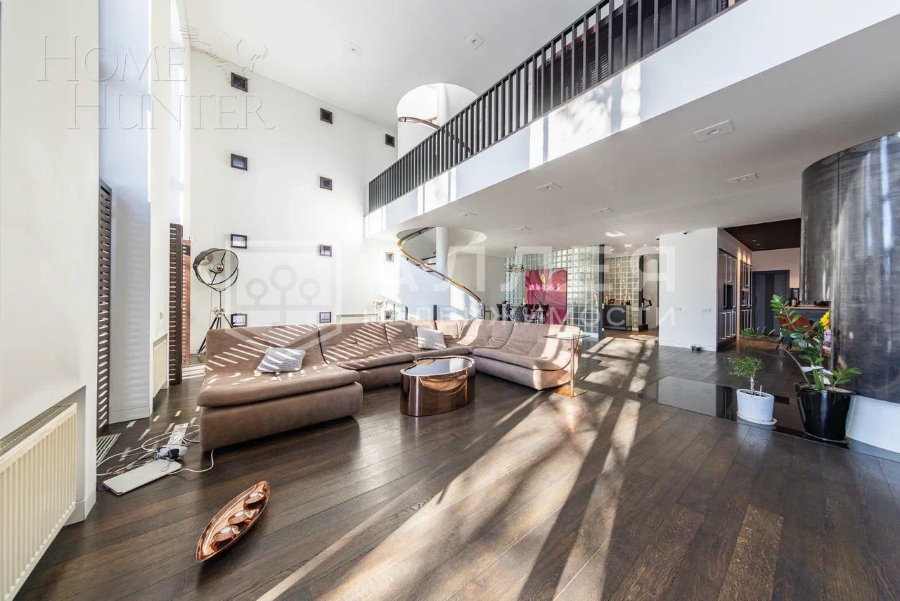 2-этажный коттедж 500 м² с отделкой