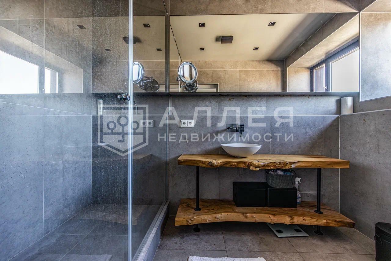 2-этажный коттедж 500 м² с отделкой