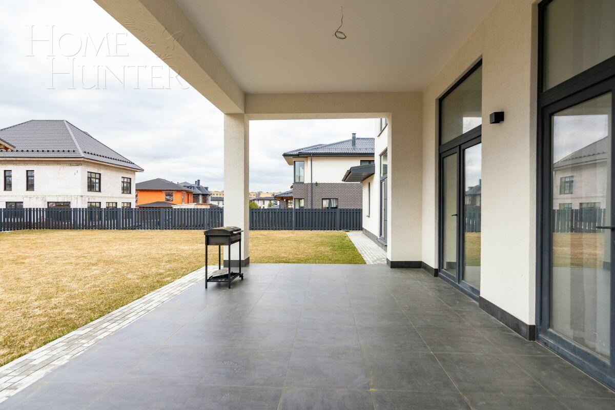 2-этажный коттедж 260 м² с отделкой