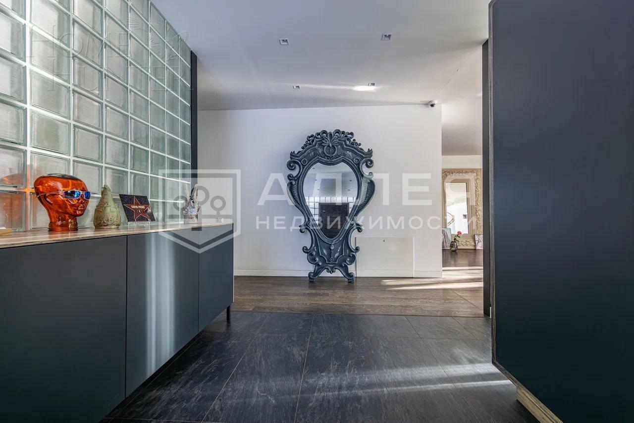 2-этажный коттедж 500 м² с отделкой