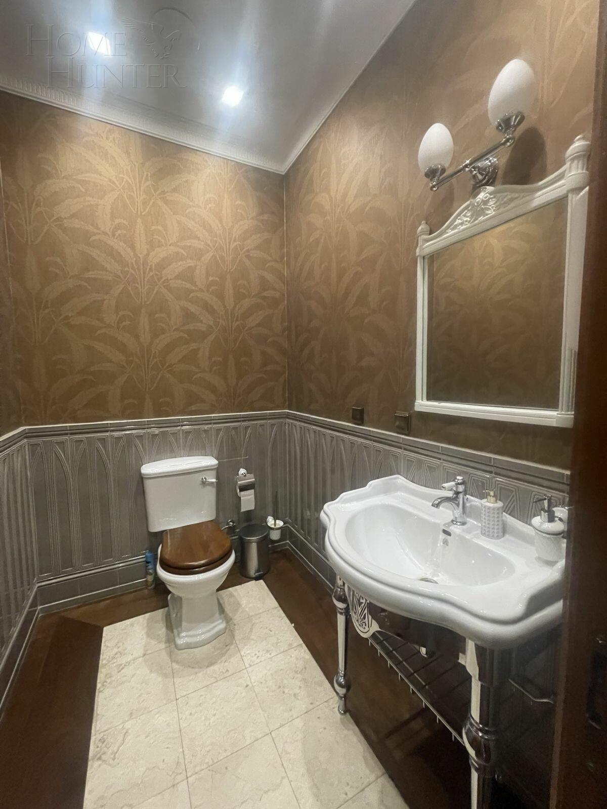 3-этажный таунхаус 395 м² с отделкой