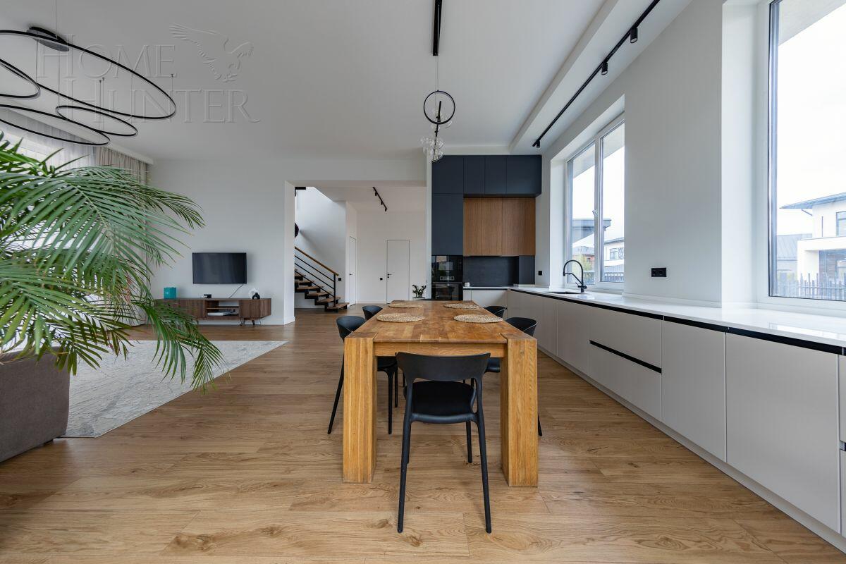 2-этажный коттедж 260 м² с отделкой