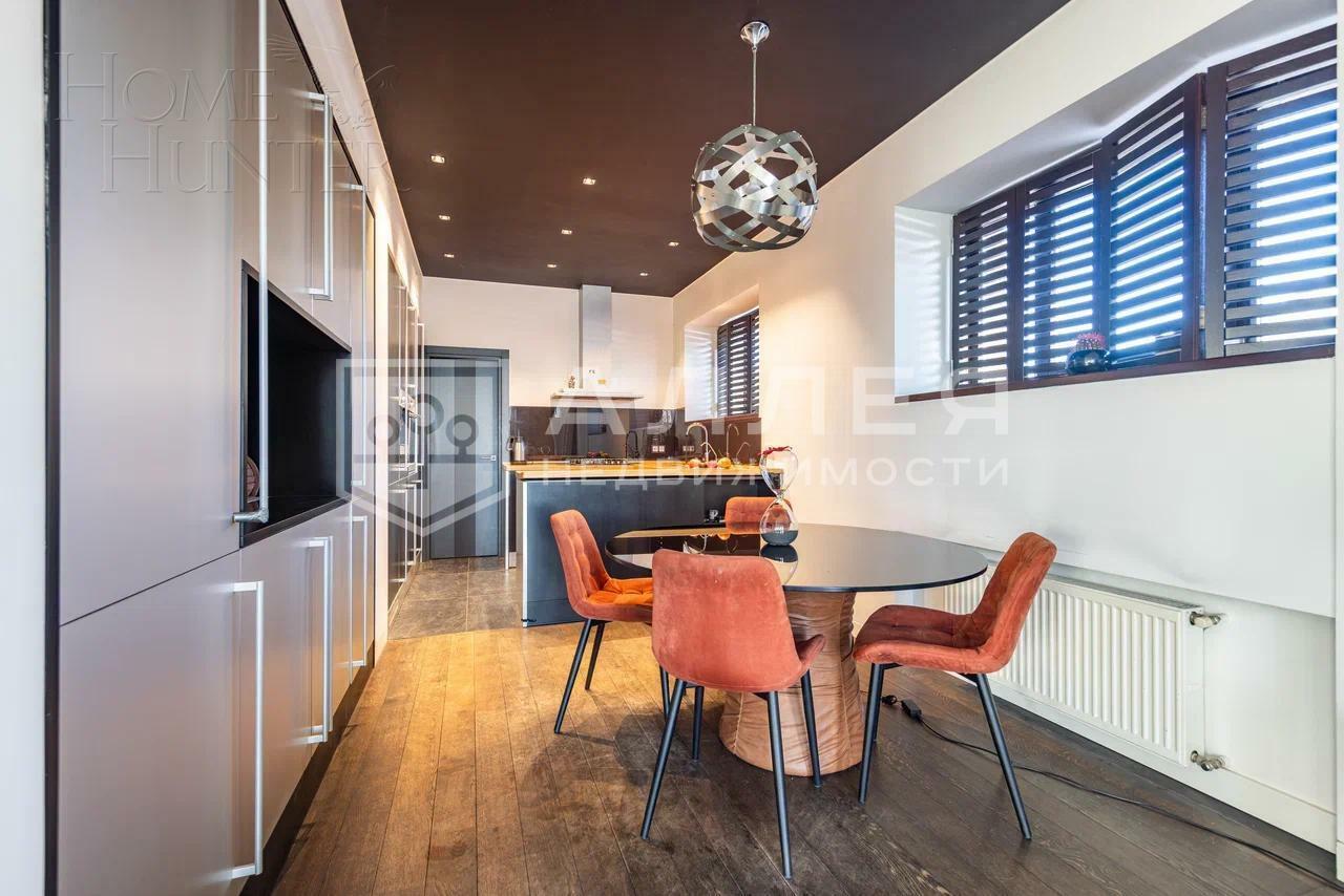 2-этажный коттедж 500 м² с отделкой