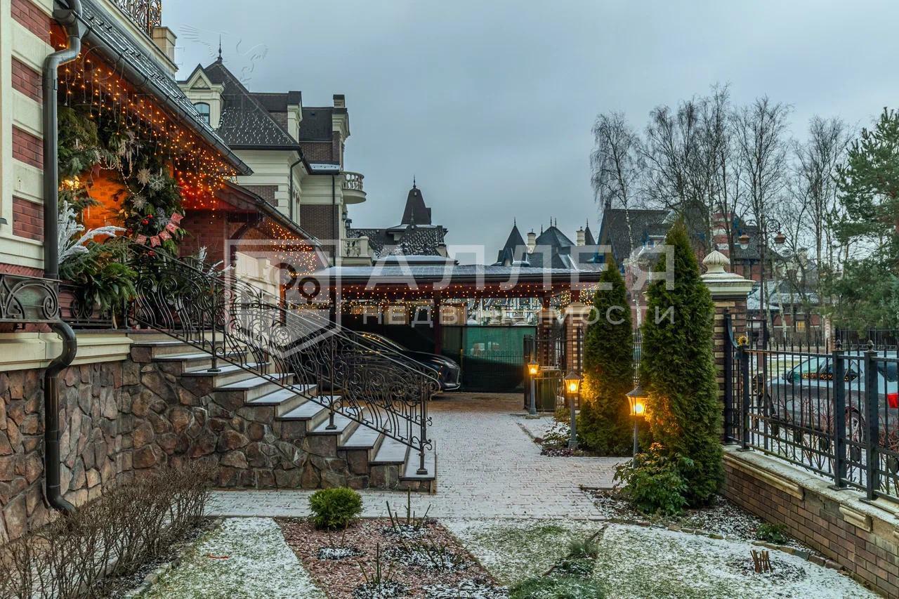 2-этажный таунхаус 370 м² с отделкой