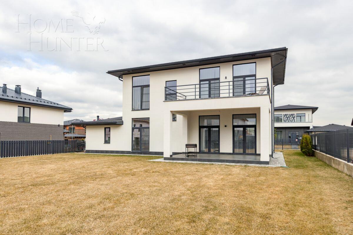 2-этажный коттедж 260 м² с отделкой