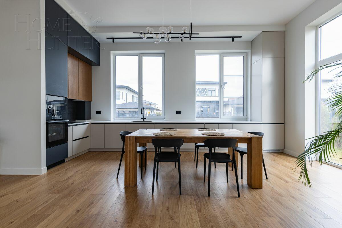 2-этажный коттедж 260 м² с отделкой