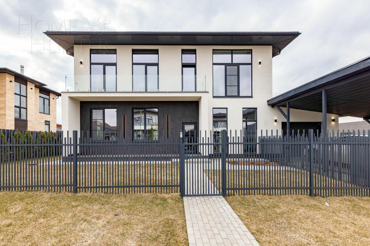 2-этажный коттедж 260 м² с отделкой