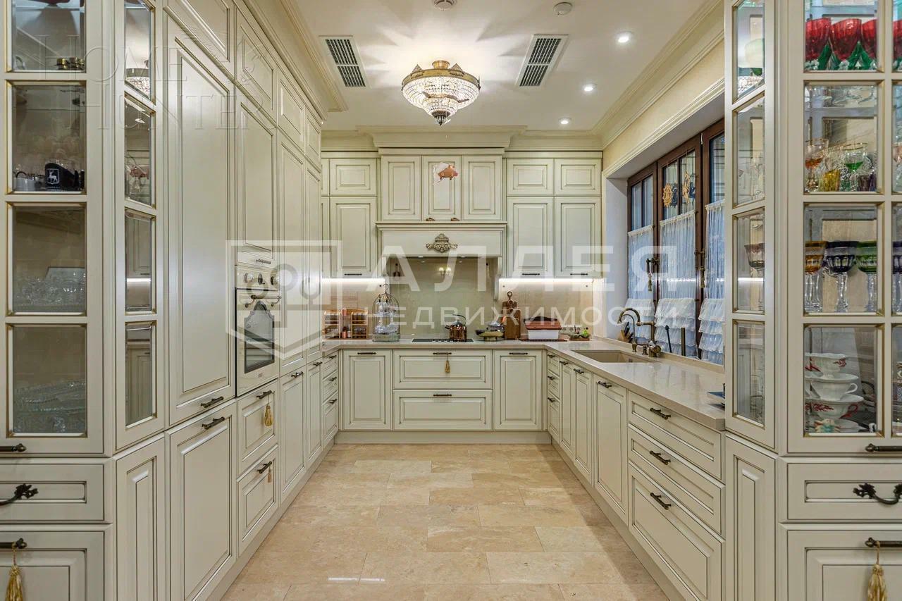 2-этажный таунхаус 370 м² с отделкой