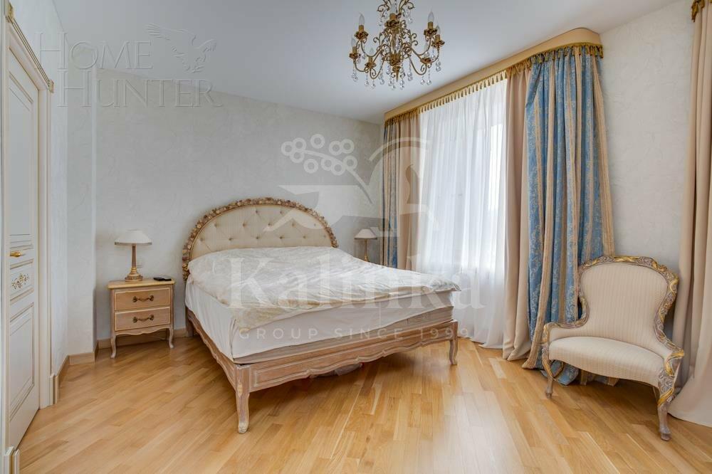 3-этажный таунхаус 300 м² с отделкой