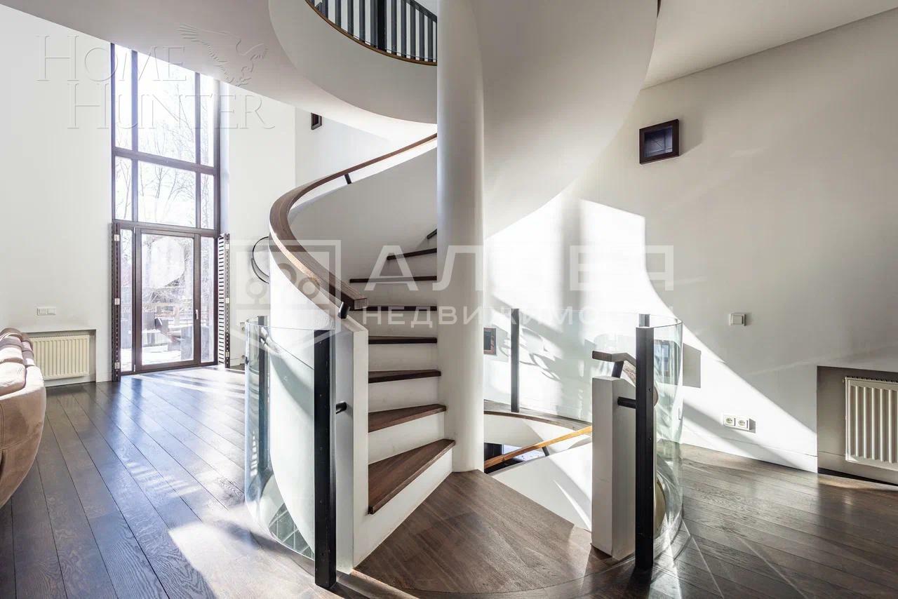 2-этажный коттедж 500 м² с отделкой