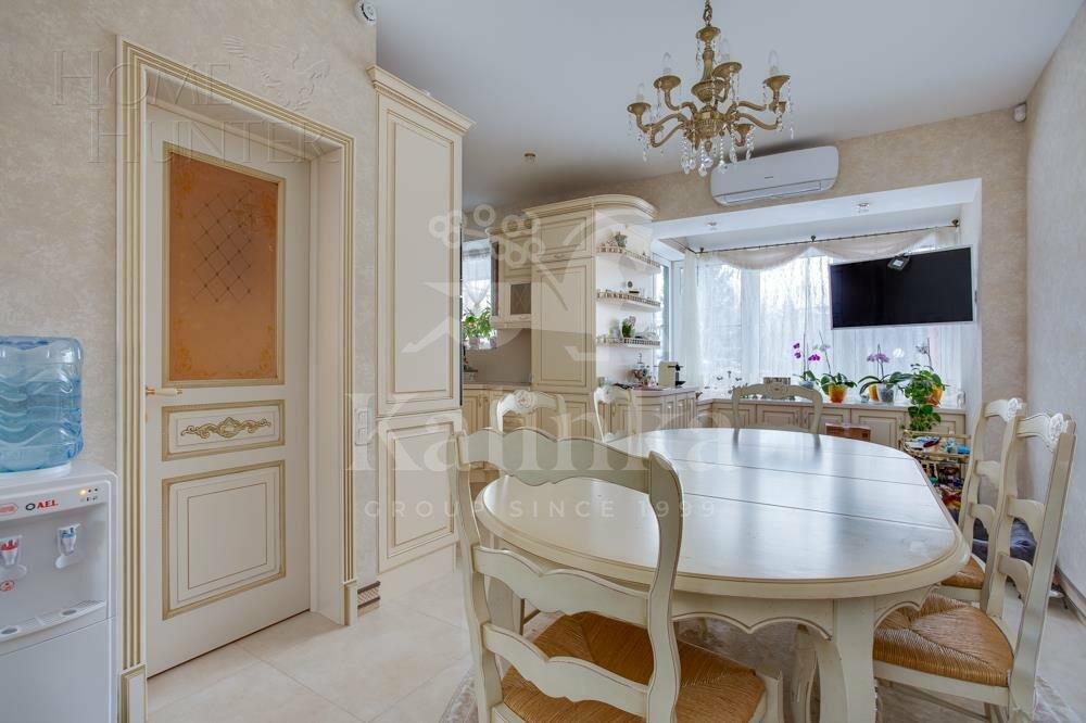 3-этажный таунхаус 300 м² с отделкой