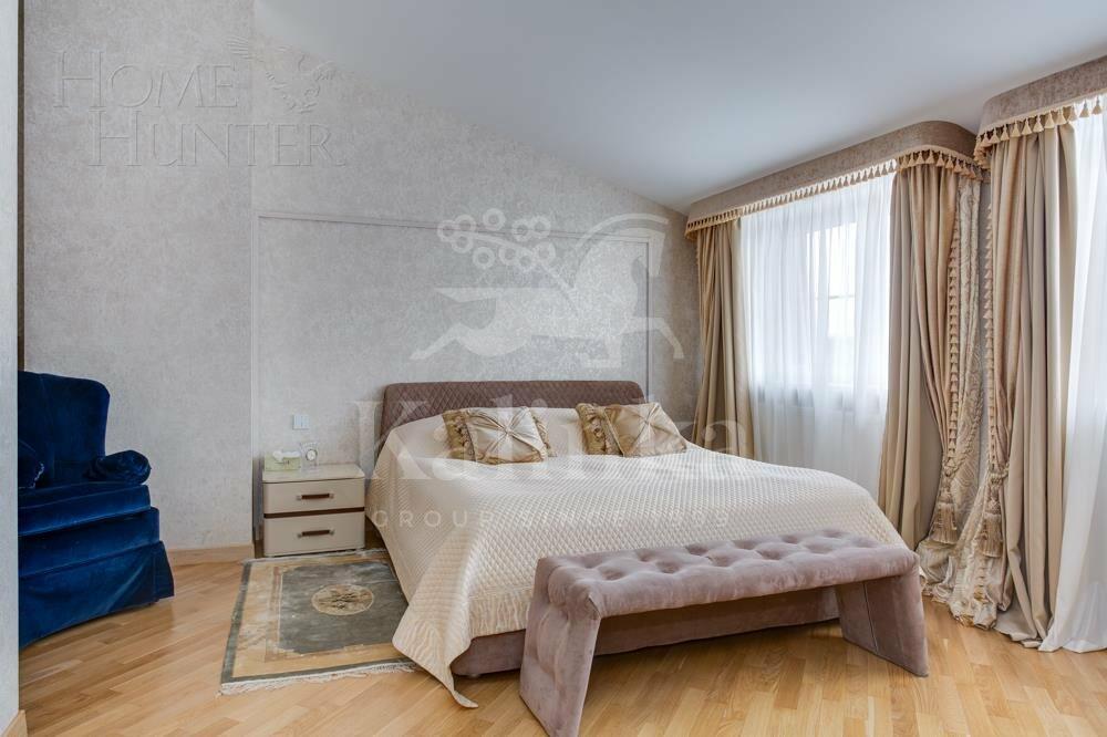 3-этажный таунхаус 300 м² с отделкой