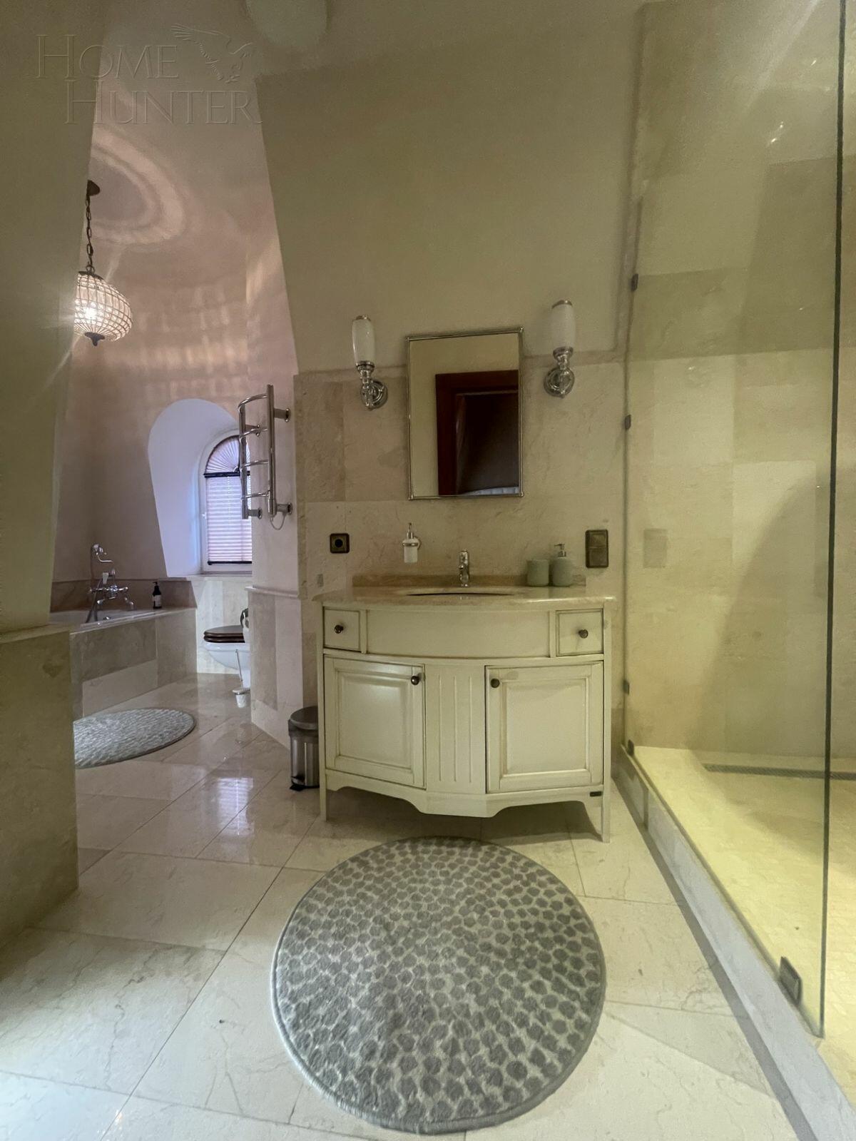 3-этажный таунхаус 395 м² с отделкой