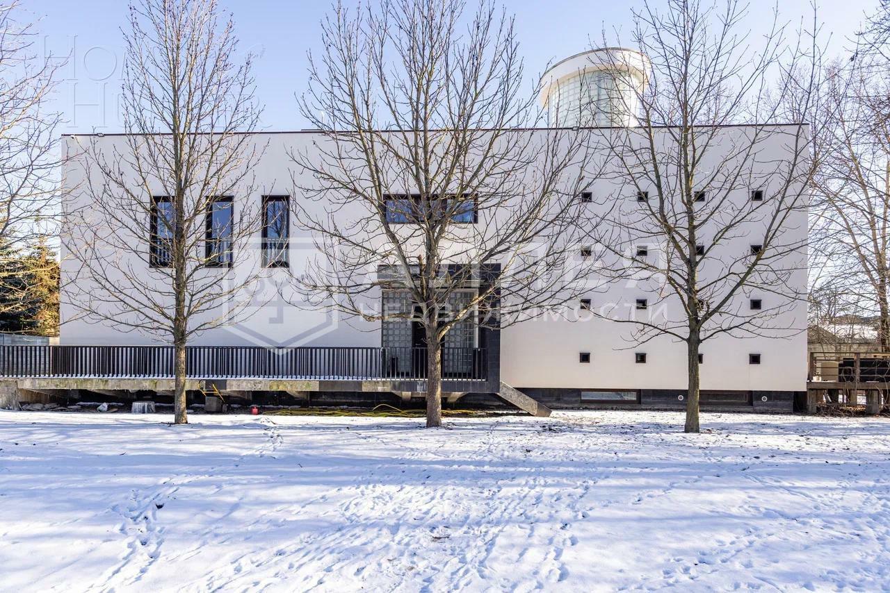 2-этажный коттедж 500 м² с отделкой