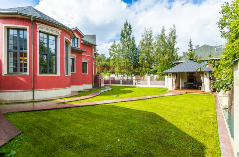 2-этажный коттедж 800 м² с отделкой