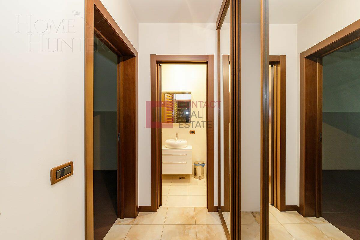 3-этажный таунхаус 350 м² с отделкой