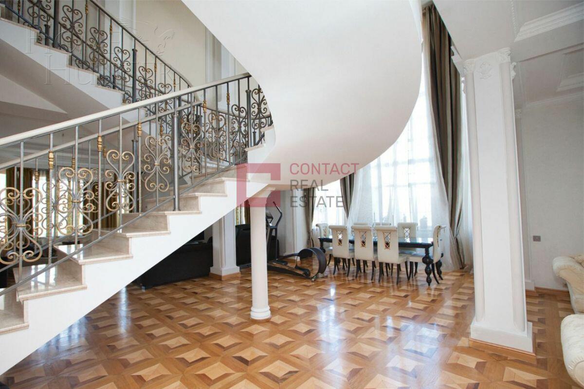 2-этажный коттедж 1 700 м² с отделкой