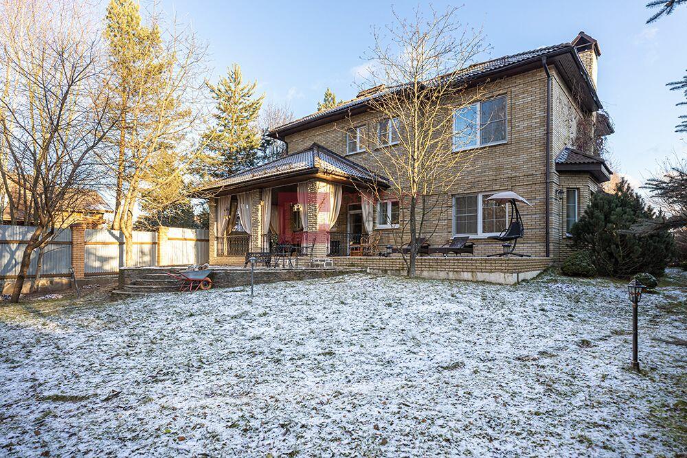 2-этажный коттедж 300 м² с отделкой