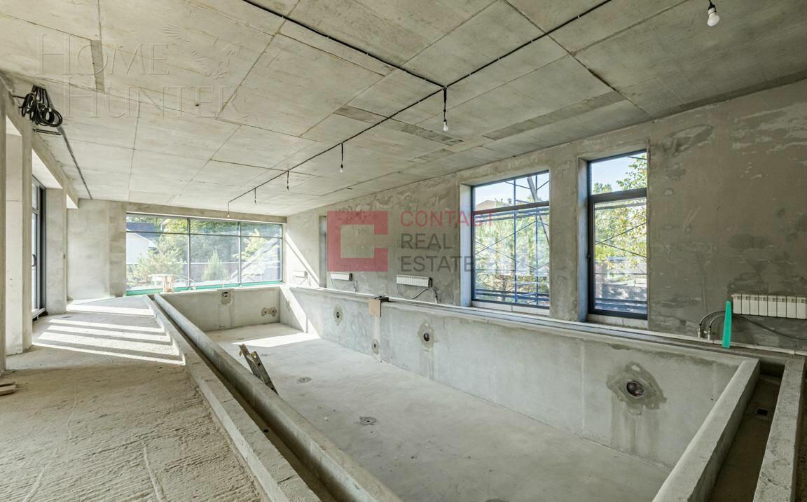 2-этажный коттедж 1 300 м² без отделки