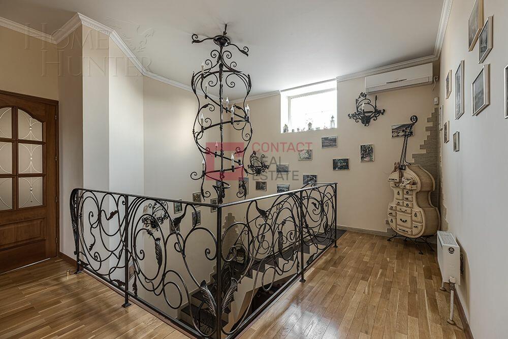 2-этажный коттедж 300 м² с отделкой