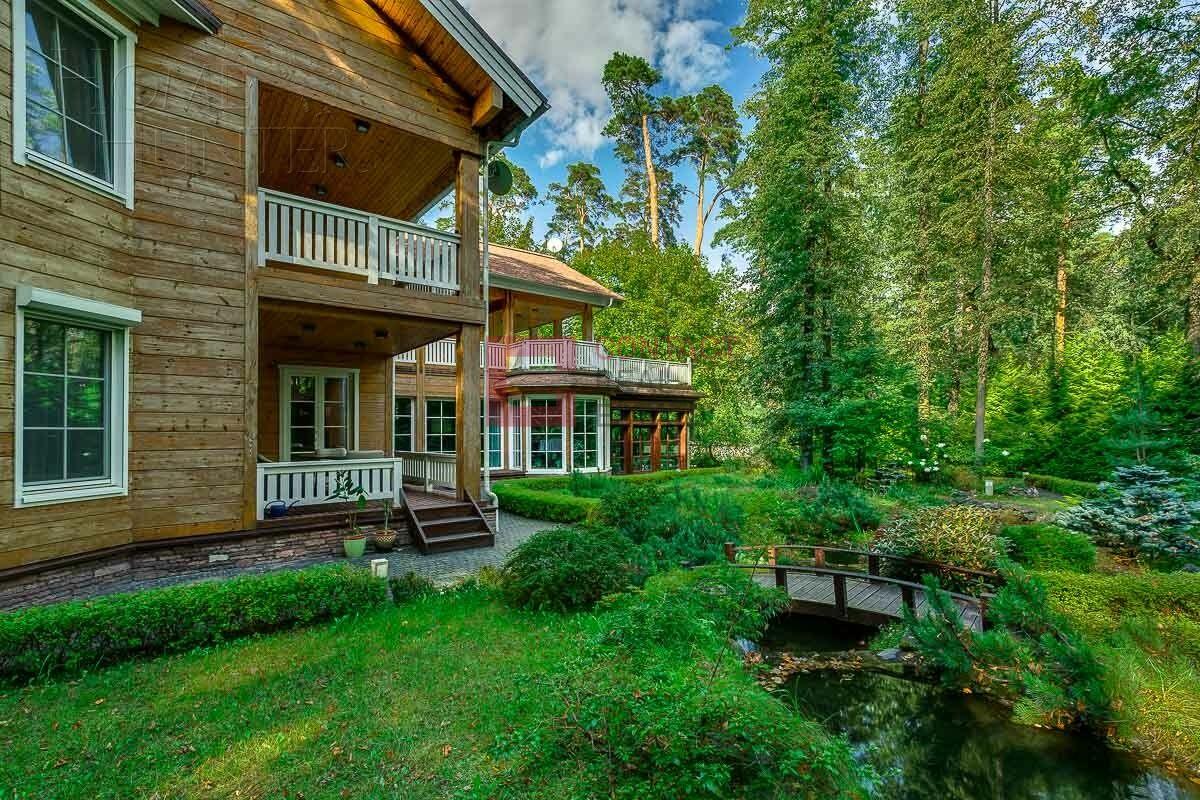 2-этажный коттедж 1 300 м² с отделкой