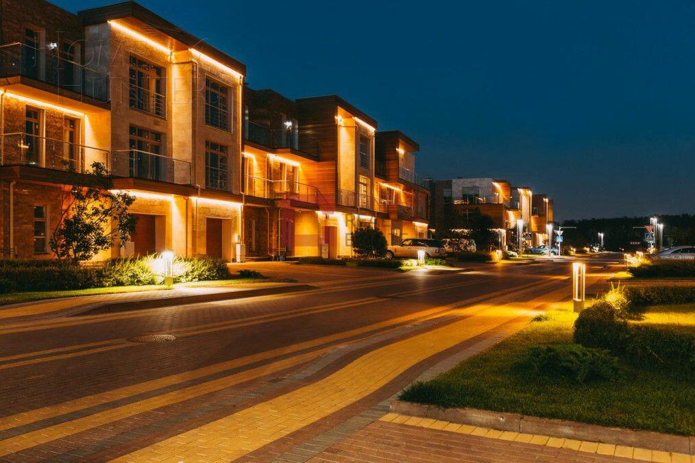 3-этажный таунхаус 364 м² без отделки