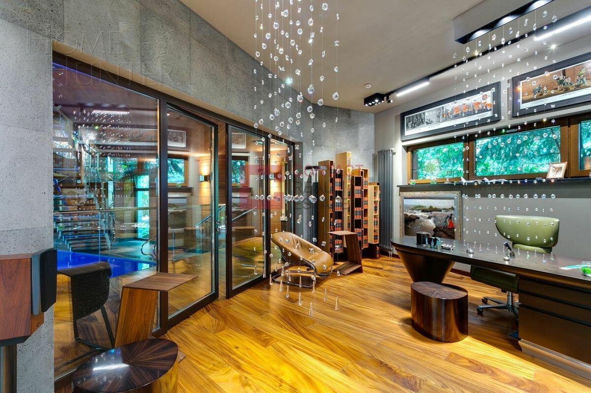 2-этажный коттедж 1 750 м² с отделкой