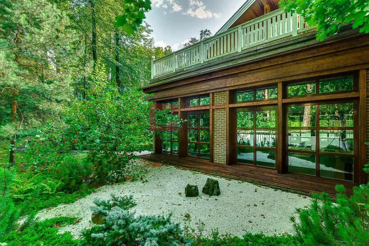 2-этажный коттедж 1 300 м² с отделкой