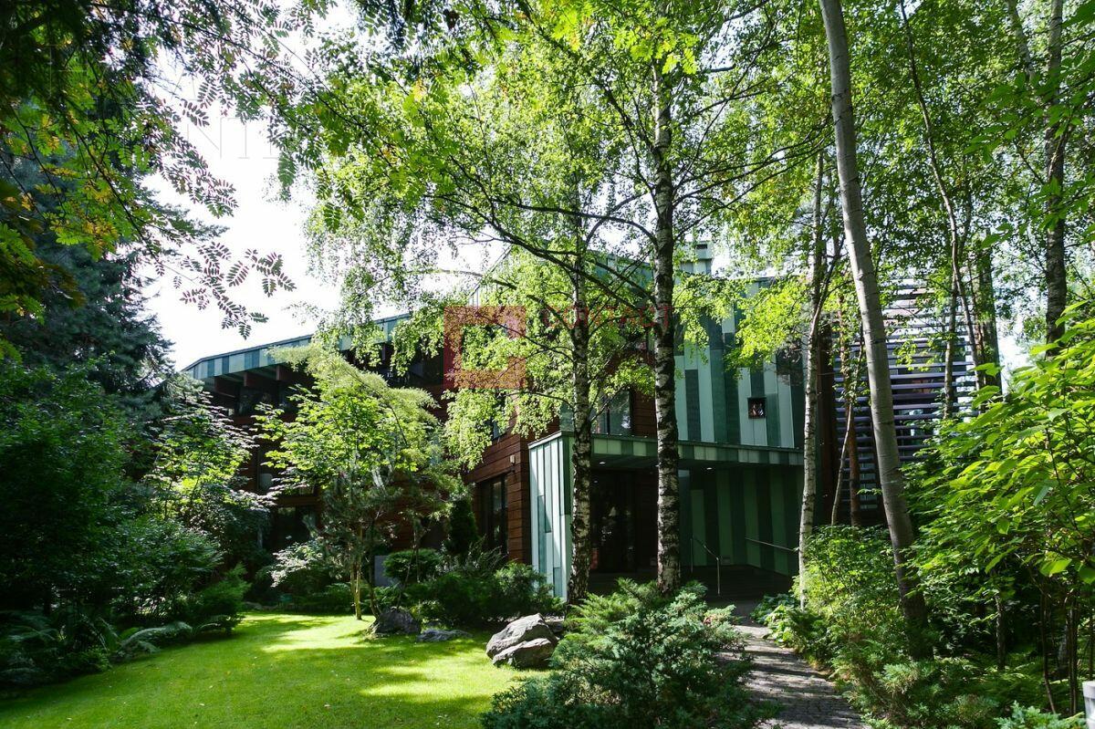 2-этажный коттедж 1 750 м² с отделкой