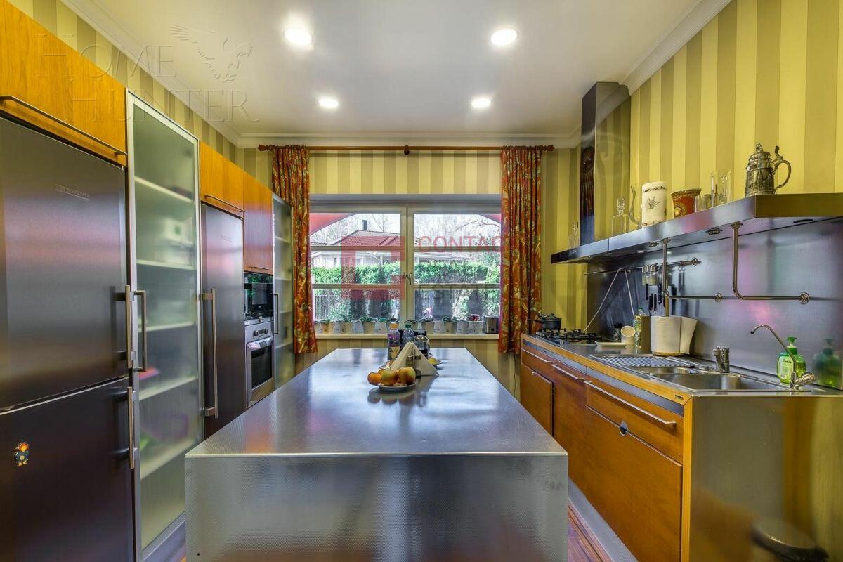 2-этажный коттедж 760 м² с отделкой