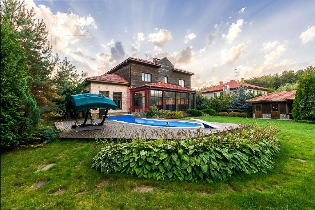 2-этажный коттедж 600 м² с отделкой