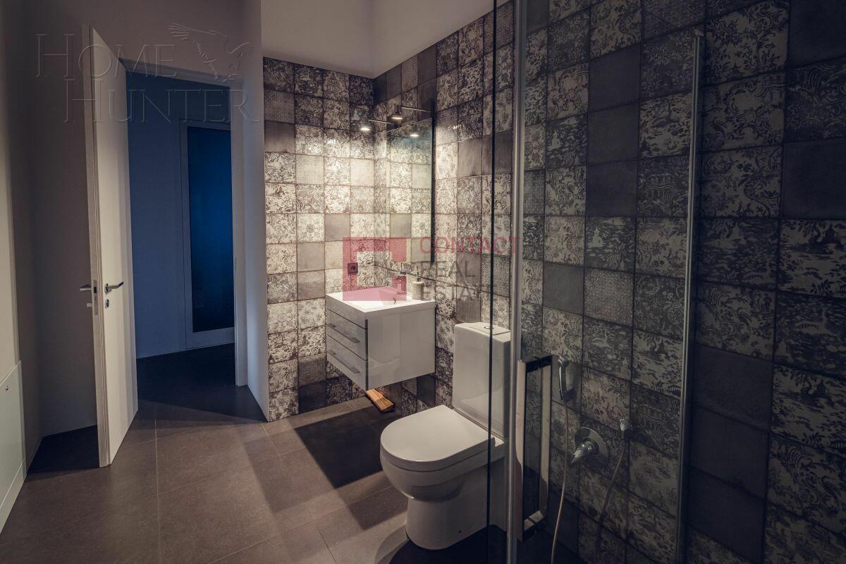 2-этажный коттедж 1 853 м² с отделкой