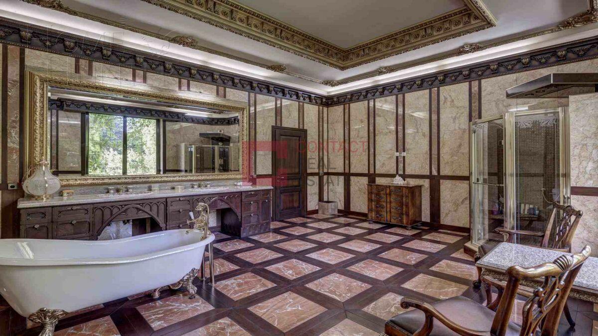 2-этажный коттедж 2 500 м² с отделкой