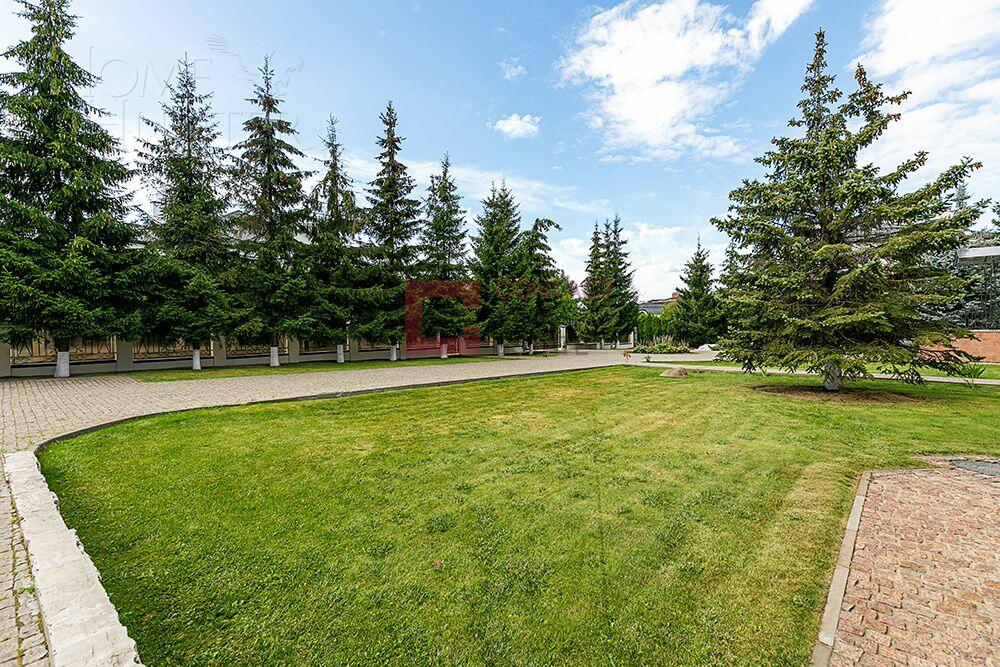 2-этажный коттедж 1 950 м² с отделкой