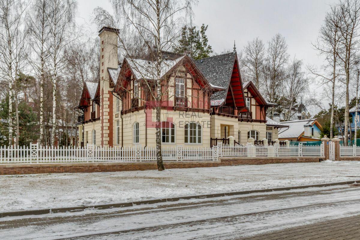 2-этажный коттедж 1 200 м² с отделкой