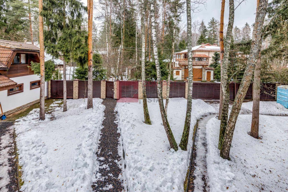 2-этажный коттедж 640 м² без отделки