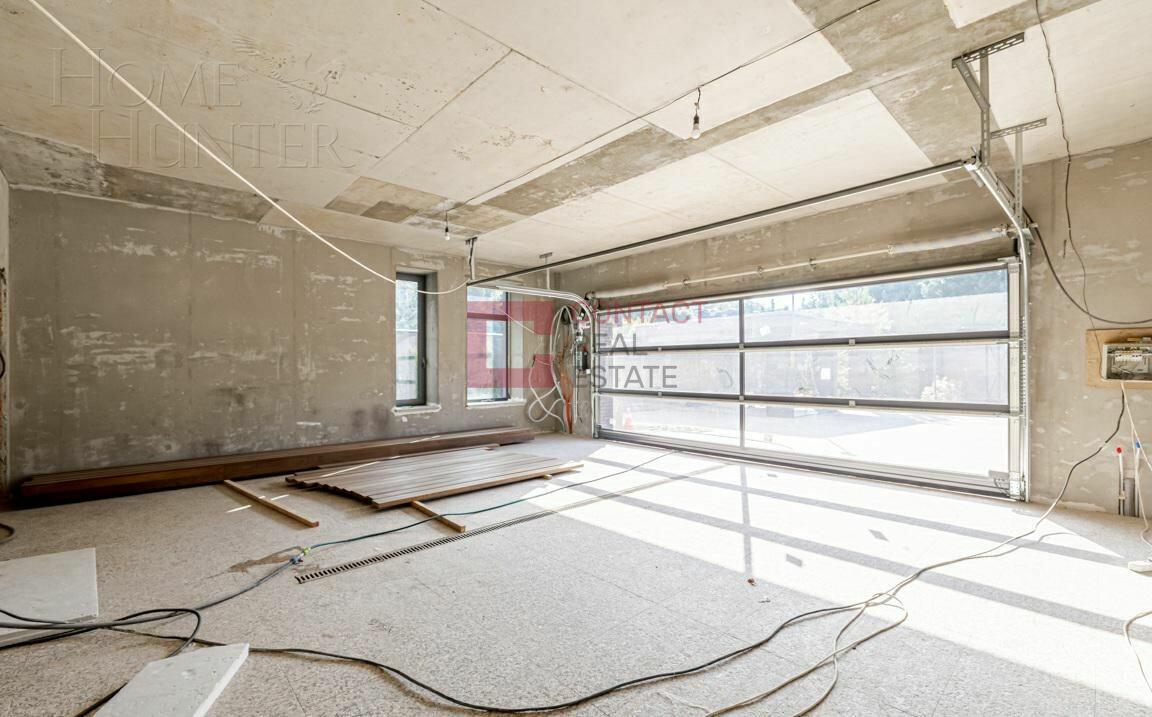 2-этажный коттедж 1 300 м² без отделки